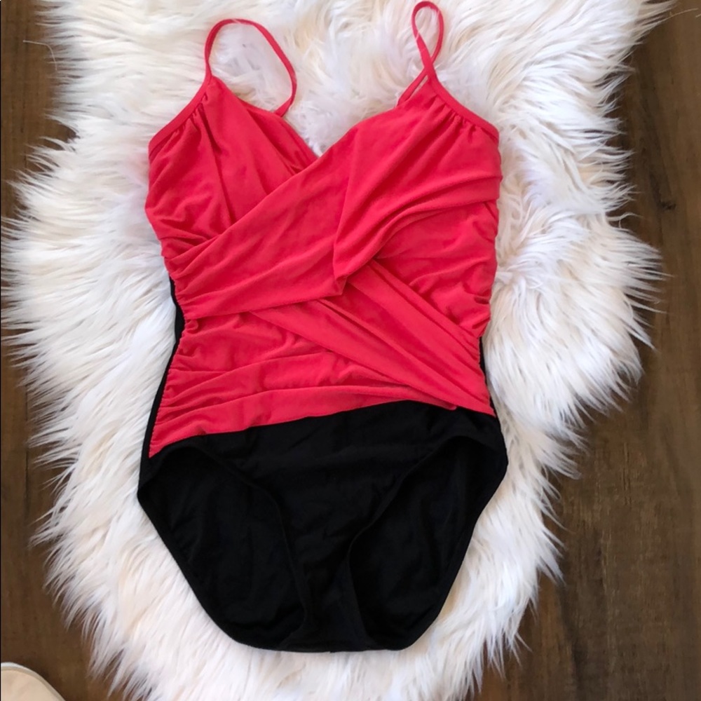 Criss cross flattering one piece